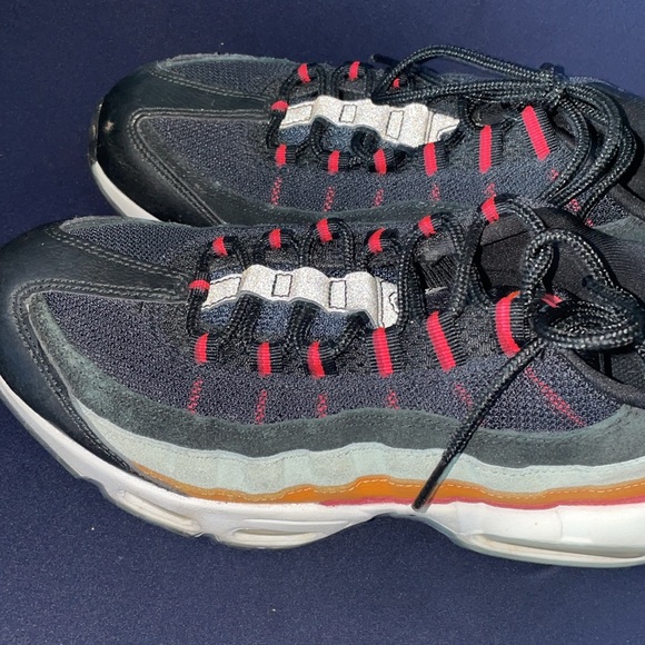 Size 8.5 - Nike Air Max 95 Essential Ocean Cube AT9865-002 Very Good Condition - Picture 3 of 7